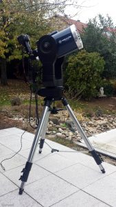 Meade-Teleskop mit montierter Canon EOS 600D während des Merkurtransits am 11. November 2019