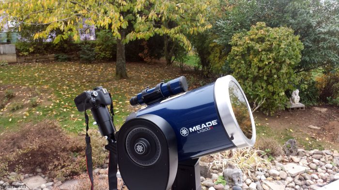 Meade-Teleskop mit montierter Canon EOS 600D während des Merkurtransits am 11. November 2019