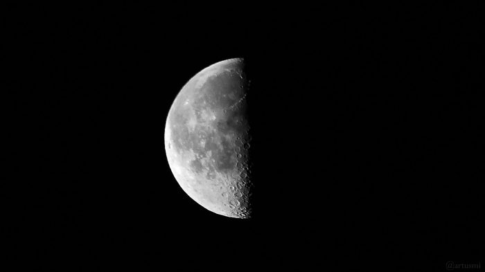 Abnehmender Mond am 17. Januar 2020 um 07:55 Uhr