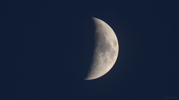 Zunehmender Mond am 1. März 2020 um 18:07 Uhr