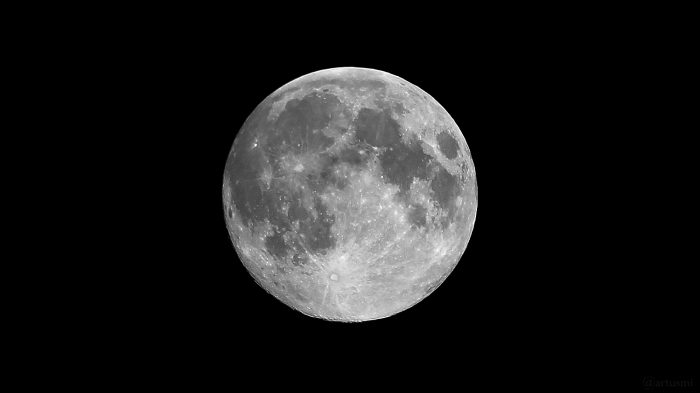 Der fast volle Mond am 7. Mai 2020 um 02:14 Uhr
