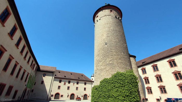 Bergfried der Festung Marienberg in Würzburg am 18. Mai 2020