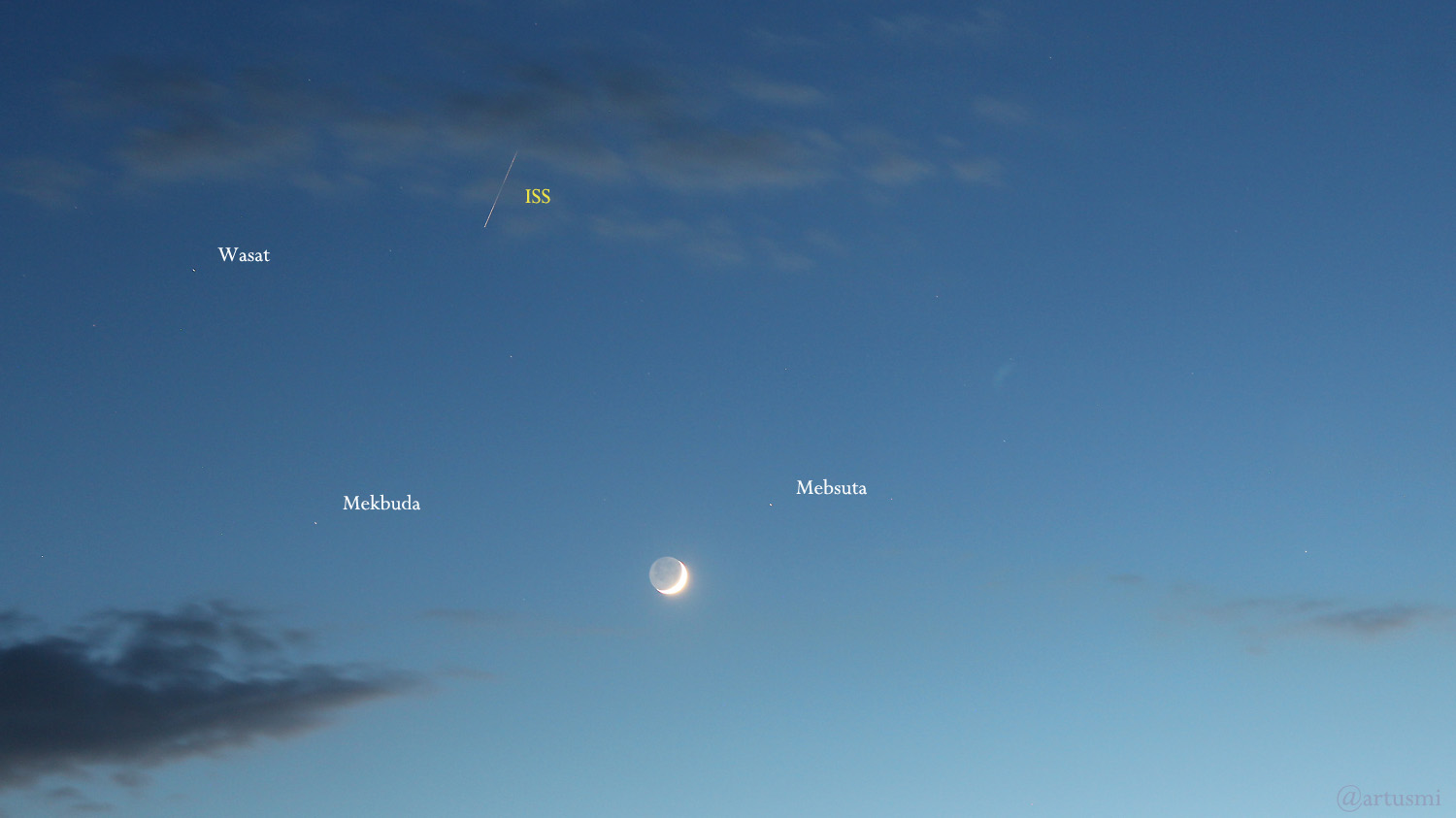 Internationale Raumstation ISS und Mond mit Erdlicht am 25. Mai 2020 um 22:22 Uhr am Westhimmel von Eisingen