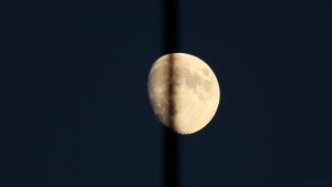 Zunehmender Mond am 1. Juli 2020 um 21:40 Uhr