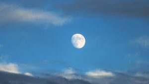 Zunehmender Mond am 2. Juli 2020 um 20:56 Uhr