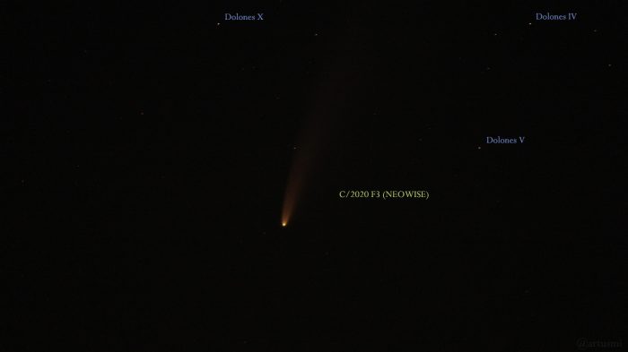 Komet C/2020 F3 (NEOWISE) am 12. Juli 2020 um 02:09 Uhr am Nordosthimmel von Eisingen