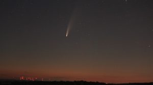 Komet C/2020 F3 (NEOWISE) am 12. Juli 2020 um 03:00 Uhr am Nordosthimmel von Eisingen