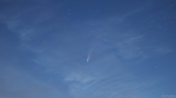 Komet C/2020 F3 (NEOWISE) am 18. Juli 2020 um 22:59 Uhr am Nordwesthimmel von Eisingen