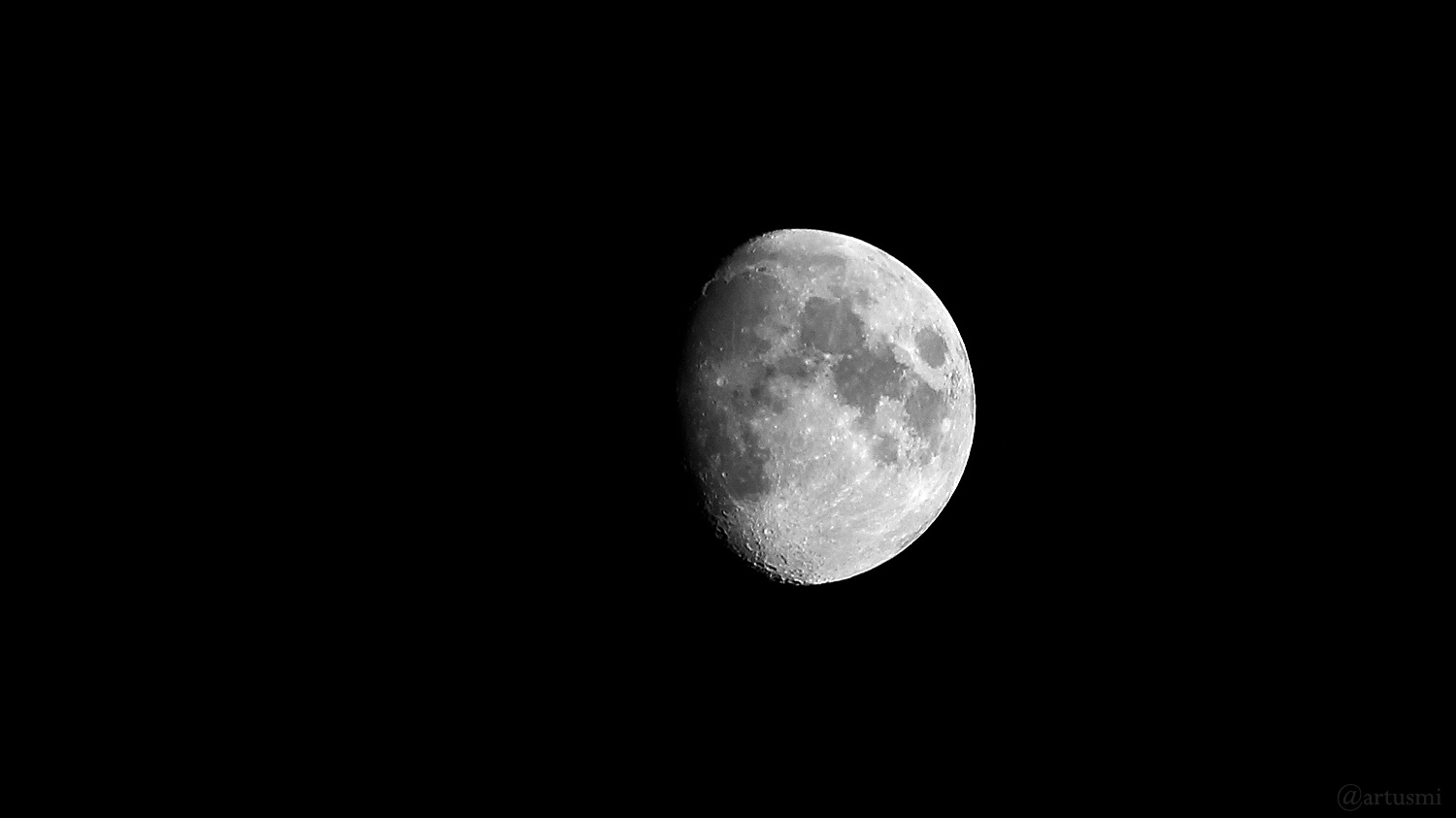 Zunehmender Mond mit Goldenem Henkel am 30. Juli 2020 um 21:54 Uhr