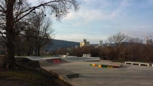 Skateanlage und neue Bowl auf den Mainwiesen in Würzburg am 11. Dezember 2020
