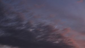 Mond und Jupiter am 17. Dezember 2020 hinter Wolken