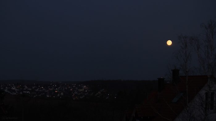 Zunehmender Mond am 26. Februar 2021 über Waldbrunn
