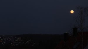 Zunehmender Mond am 26. Februar 2021 über Waldbrunn