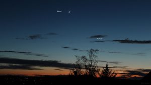 Konstellation zunehmender Mond, Merkur und Venus am 14. Mai 2021
