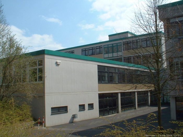 Gymnasium Marktbreit im April 2004