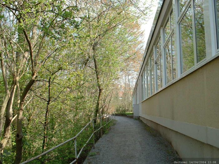 Gymnasium Marktbreit im April 2004