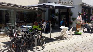 Rast am Eiscafé Lazzaris in Ochsenfurt