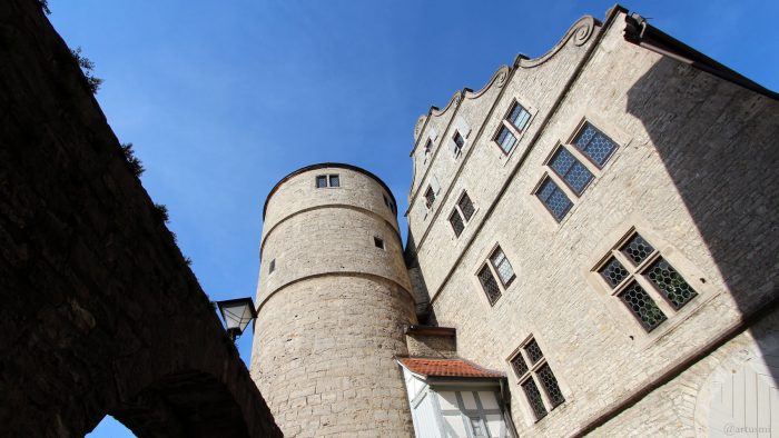 Schwarzer Turm und Rathaus in Marktbreit