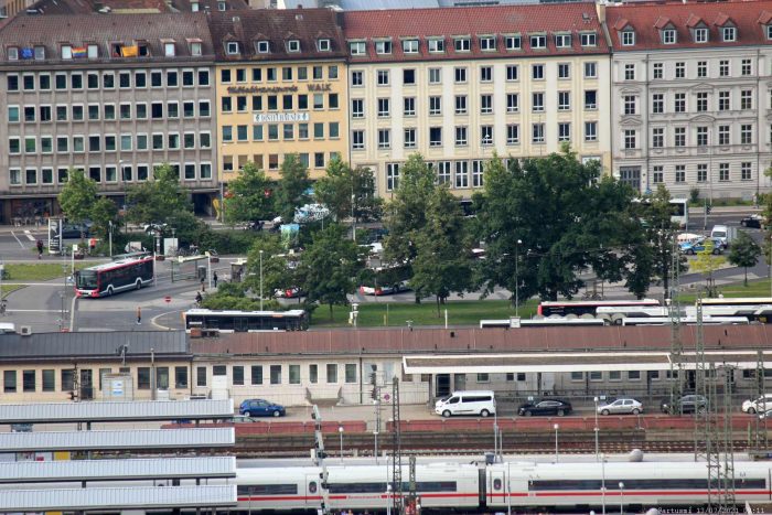 Blick vom Würzburger Schalksberg den Omnibusbahnhof