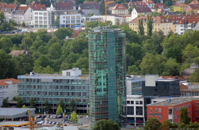Blick vom Würzburger Schalksberg auf das GHOTEL hotel & living Würzburg