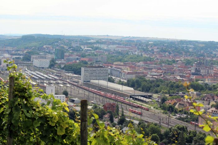 Blick vom Würzburger Stein in Richtung Hauptbahnhof