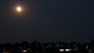 Zunehmender Mond nach der Bedeckung von Nunki am 22. Juli 2021