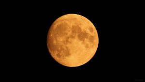 Zunehmender Mond am 22. Juli 2021 um 22:22 Uhr