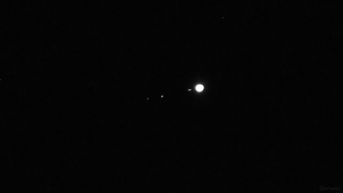 Die vier galileischen Monde Callisto, Ganymed, Europa, Io und Jupiter am 23. Juli 2021 um 23:37 Uhr
