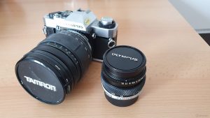 Unsere analoge Spiegelreflexkamera Olympus OM-20 aus dem Jahr 1984