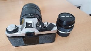 Unsere analoge Spiegelreflexkamera Olympus OM-20 aus dem Jahr 1984