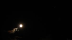 Konstellation Mond und Jupiter am 22. August 2021