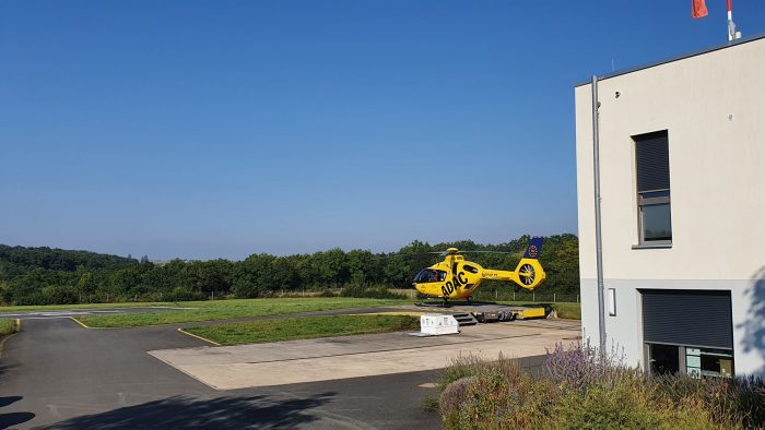 Rettungshubschrauber Christoph 18 am Standort in Ochsenfurt