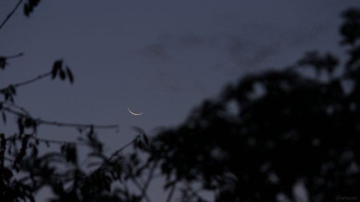 Schmale Mondsichel zwei Tage vor Neumond vor Sonnenaufgang am 5. September 2021