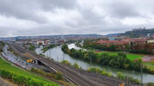 Blick vom Würzburger Stein auf das Gelände der Mainfranken-Messe