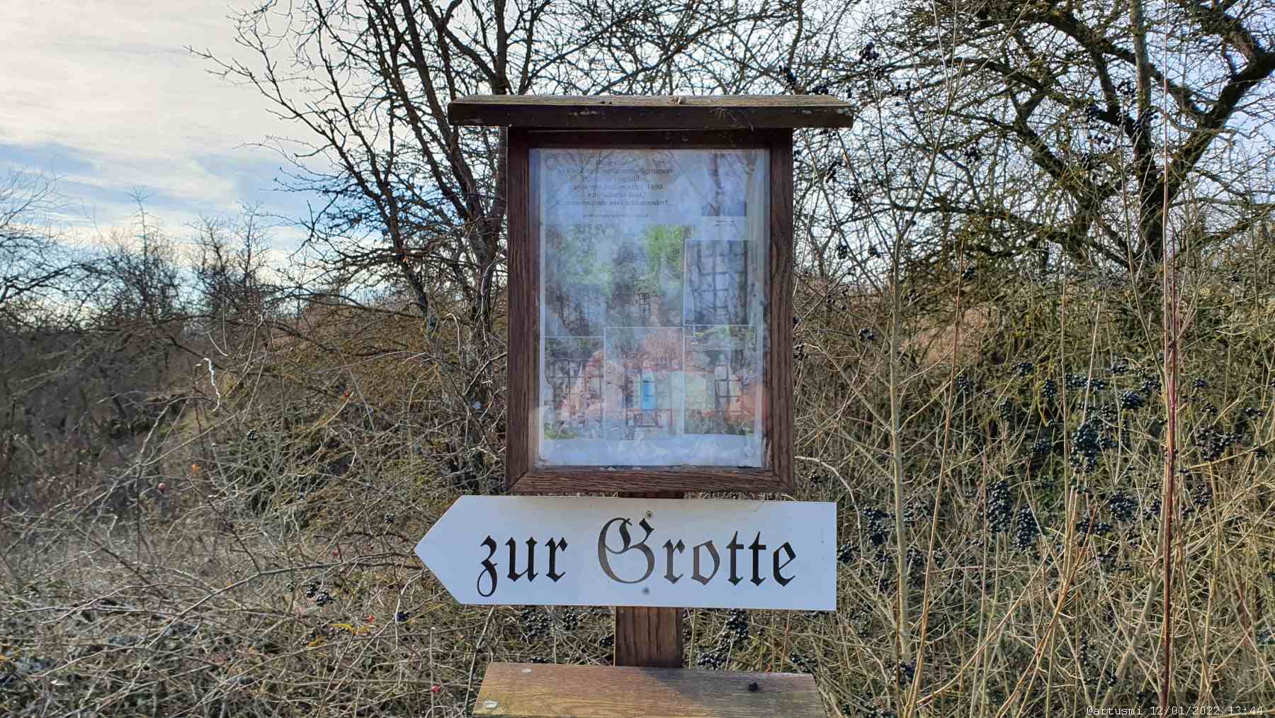 Weg zur Grotte in Goßmannsdorf