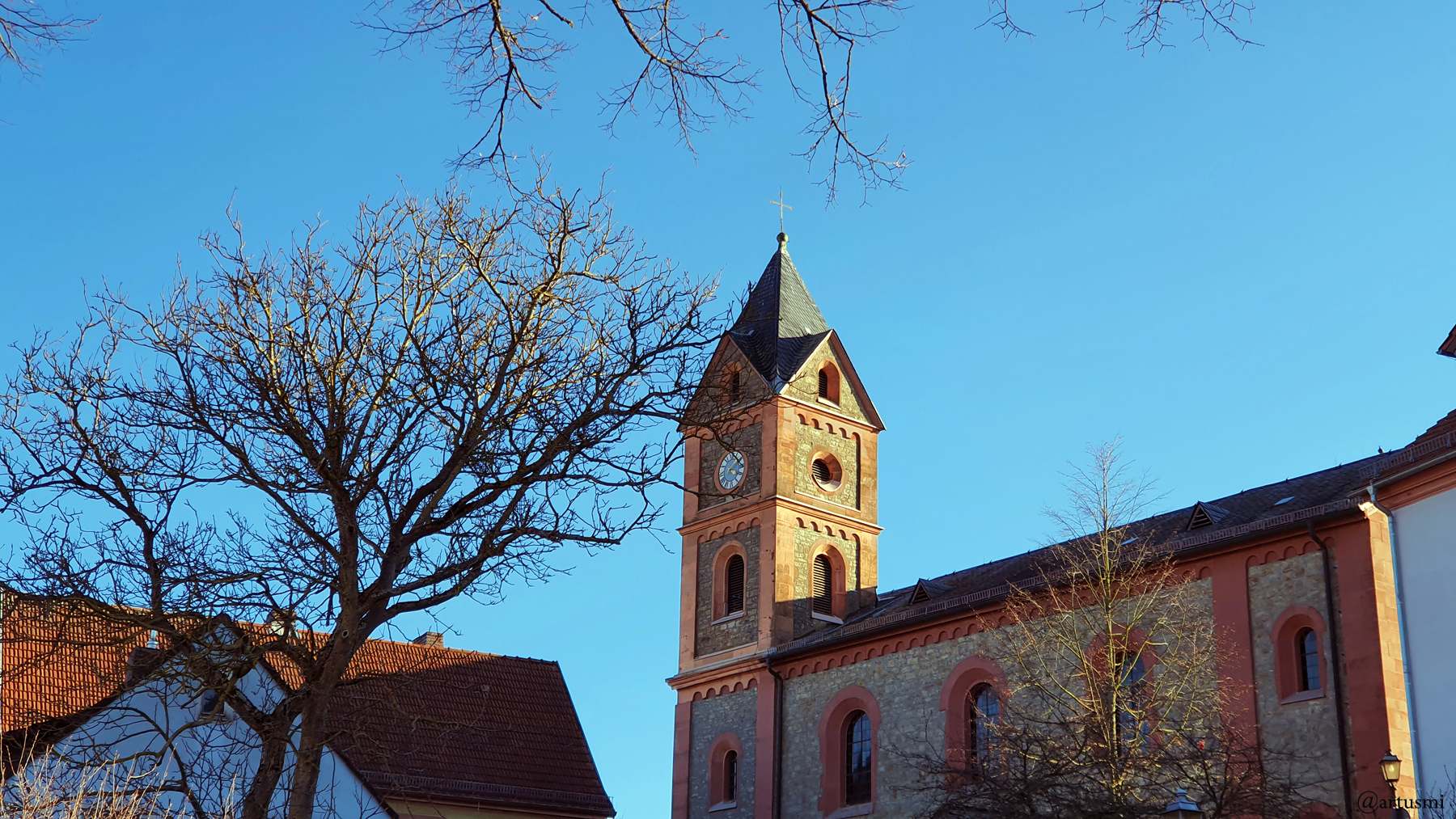 KathKath. Pfarrkirche St. Nikolaus in Eisingen am 28. Februar 2022 (Rosenmontag)