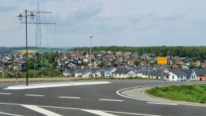 Ortseingang von Waldbrunn am 5. Mai 2022