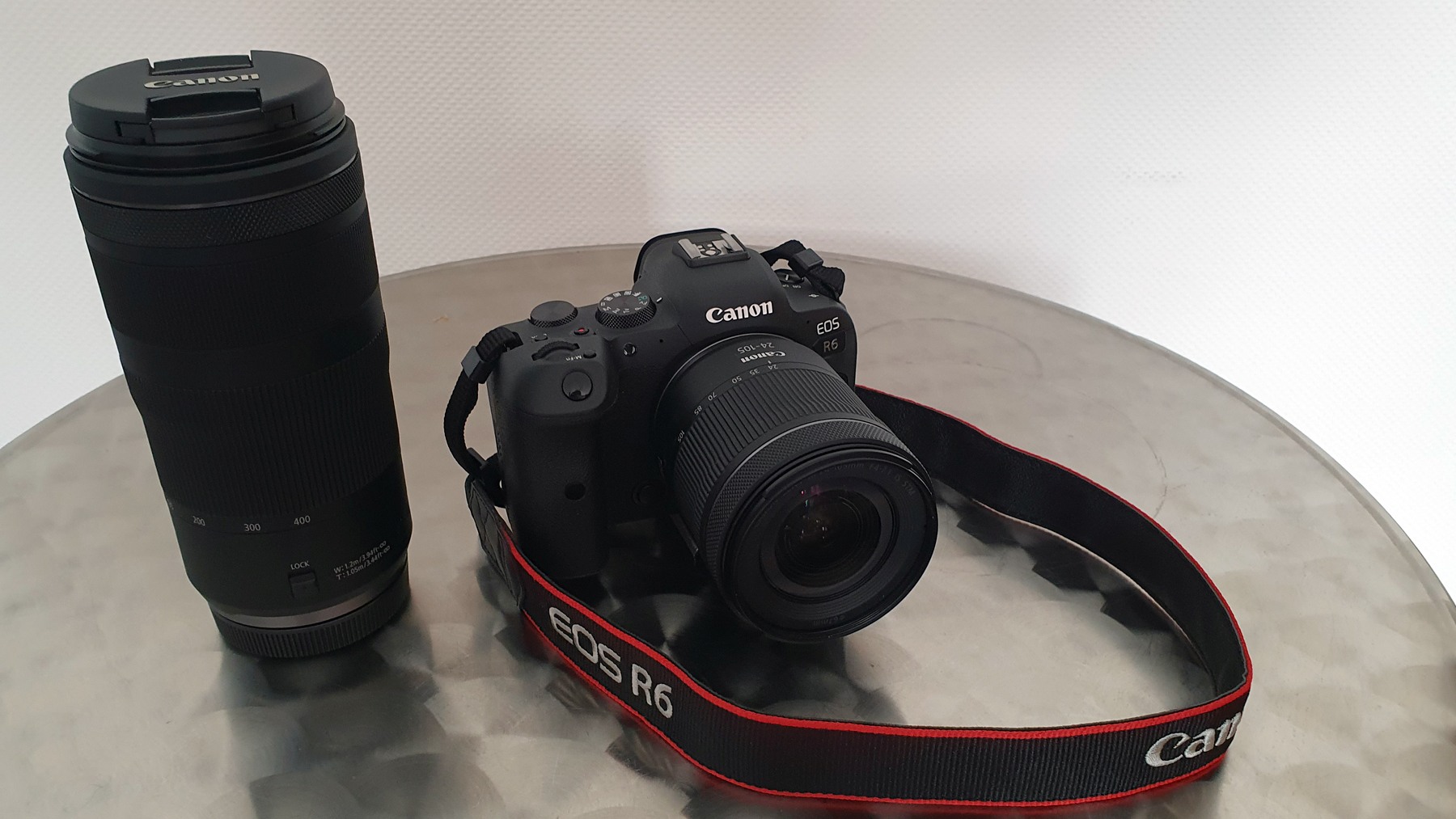 Unsere neue Vollformat-Systemkamera Canon EOS R6 mit Objektiv Canon RF 24-105mm F4-7,1 IS STM und Canon RF 100-400mm f/5.6-8.0 IS STM