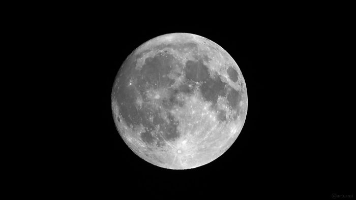 Zunehmender Mond am 14. Juni 2022 um 00:26 Uhr