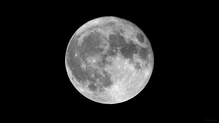 Abnehmender Mond am 14. Juni 2022