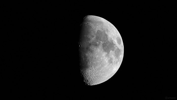 Zunehmender Mond am 6. August 2022 um 21:27 Uhr