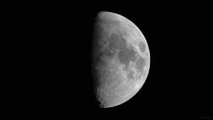 Zunehmender Mond am 4. September 2022