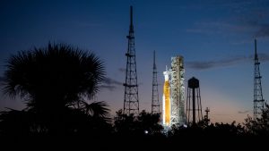 Die NASA-Schwerlastrakete SLS auf dem Startplatz in Florida