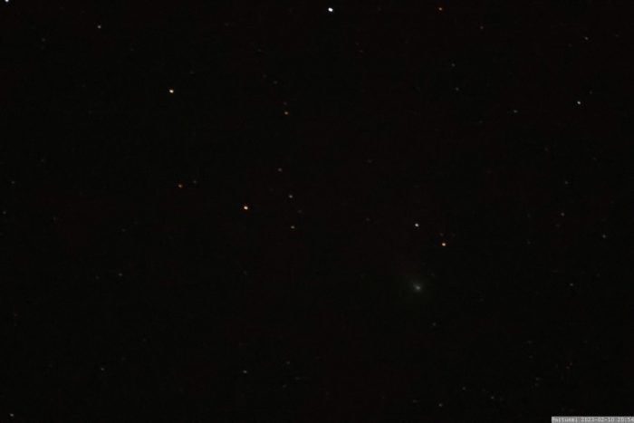 Komet C/2022 E3 (ZTF) am 10. Februar 2023 im Sternbild Stier