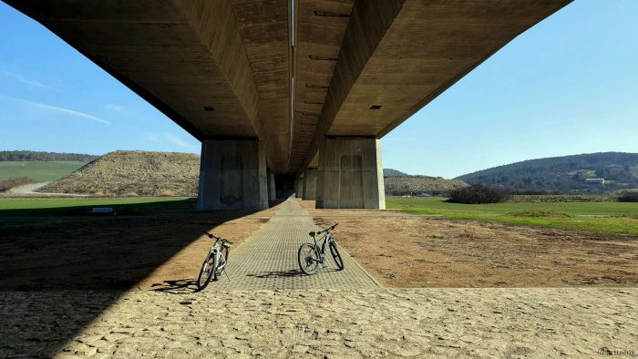 Autobahnbrücke der BAB A3 bei Randersacker