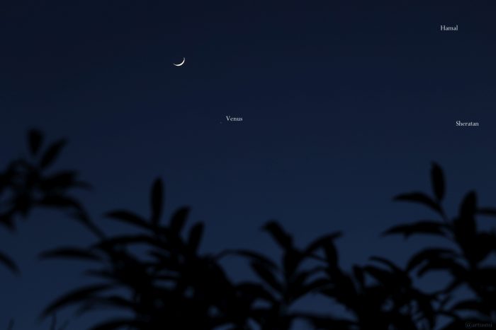 Zunehmender Mond und Venus am 24. März 2023