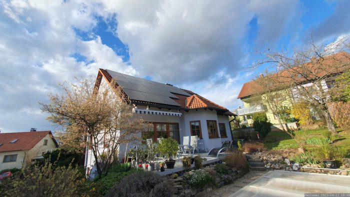 Unsere PV-Anlage am 11. April 2023