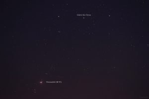 Orionnebel (M 42) und Gürtel des Orion am 19. April 2023