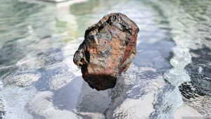 Kein Meteorit, sondern laut Dieter Heinlein - Spezialist für Meteorite - Verhüttungsschlacke