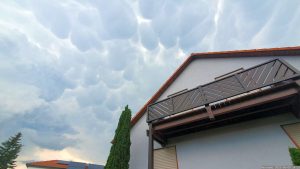 Mammatus-Wolken während eines Gewitters am 8. Juni 2023